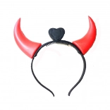 Čelenka se svíticími rohy